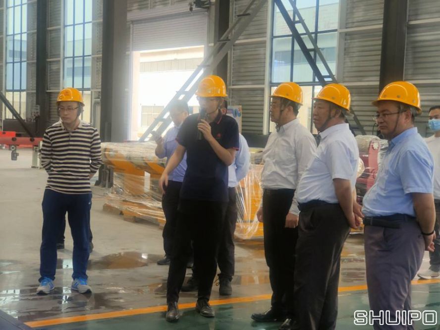 山東省科學(xué)院激光研究所所長賈中青、山東省機械設(shè)計研究院院長林江海帶領(lǐng)激光、高端裝備領(lǐng)域?qū)＜乙恍?人到水泊焊割實地調(diào)研2